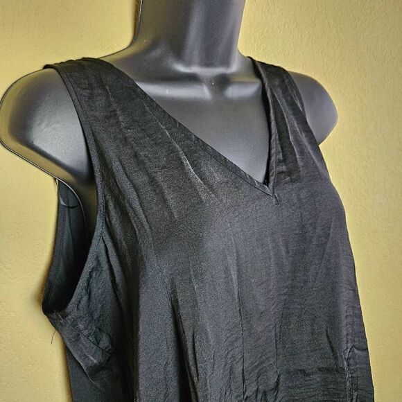 NWT Who What Wear Sleeveless Blouse - Picture 2 of 7